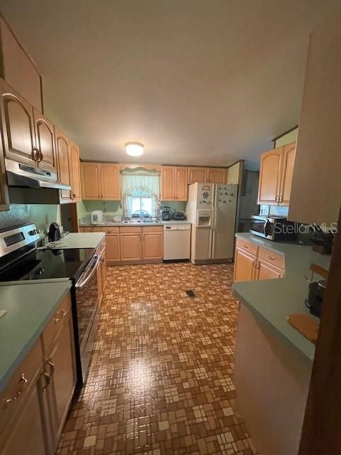 Recently Sold: $199,900 (3 beds, 2 baths, 1456 Square Feet)