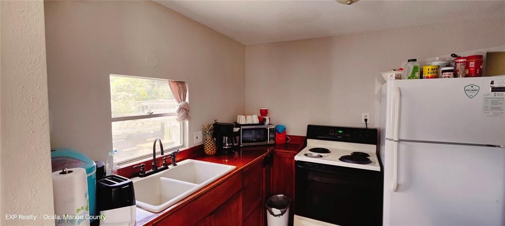 For Sale: $140,000 (3 beds, 2 baths, 792 Square Feet)