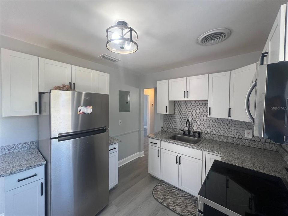 Active With Contract: $365,000 (3 beds, 1 baths, 925 Square Feet)