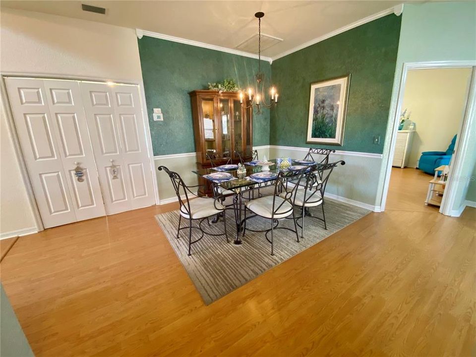 Nice Dining room area off kitchen and living room for entertaining