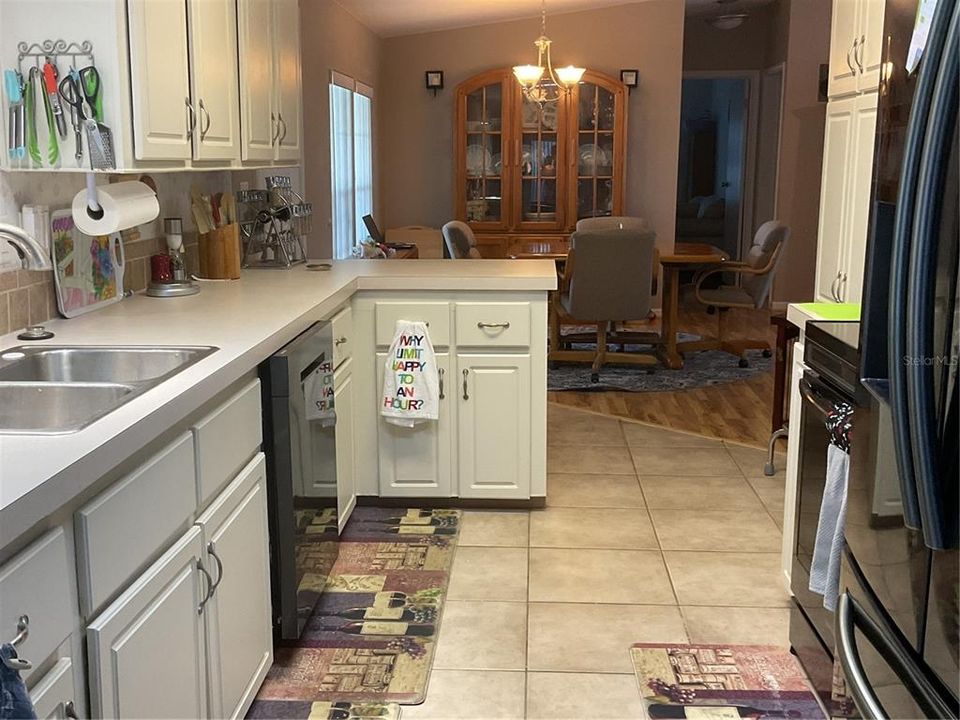 For Sale: $285,500 (2 beds, 2 baths, 1248 Square Feet)