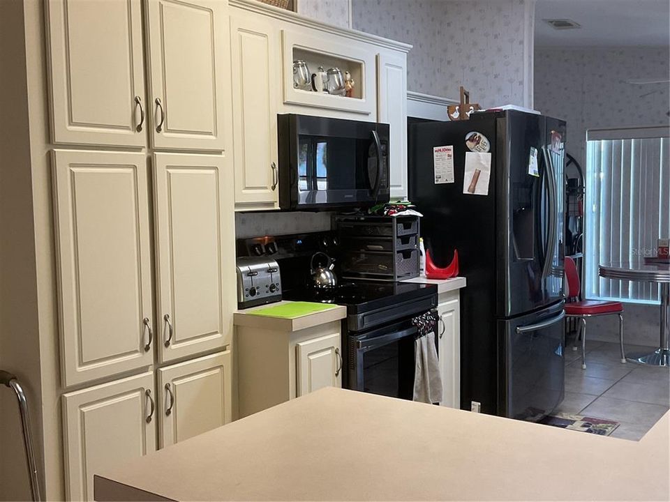 For Sale: $285,500 (2 beds, 2 baths, 1248 Square Feet)