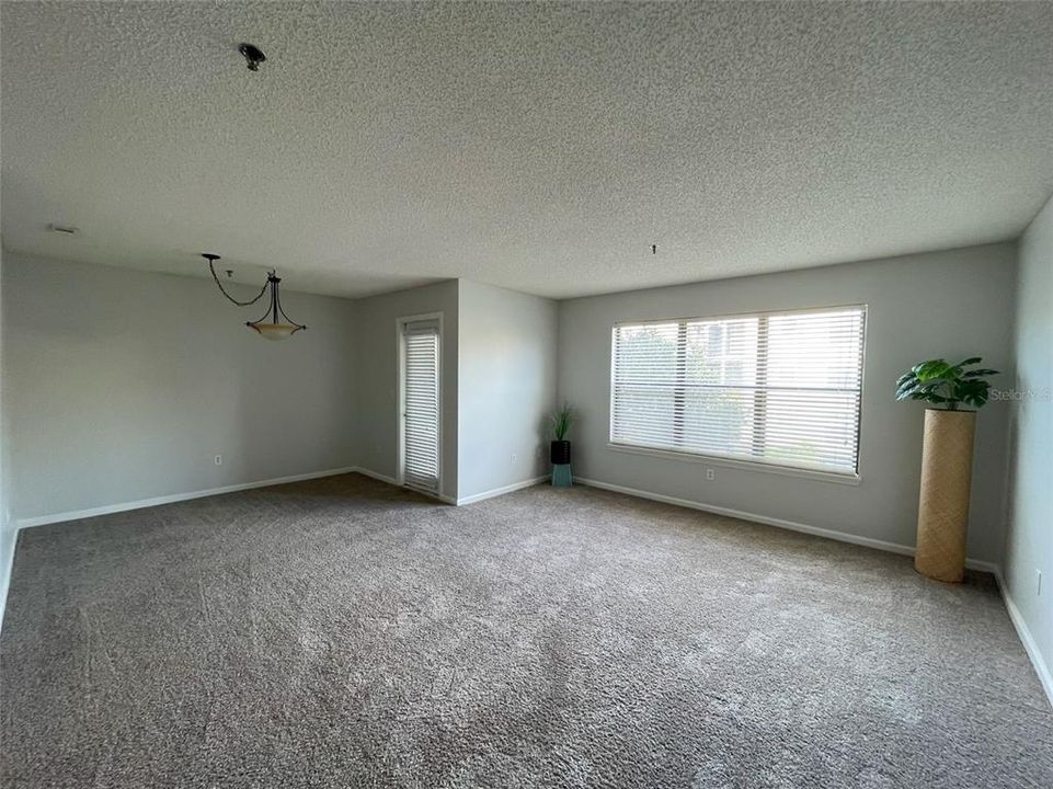 For Sale: $184,900 (2 beds, 2 baths, 1182 Square Feet)