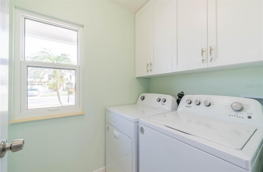 For Rent: $2,000 (2 beds, 2 baths, 1718 Square Feet)