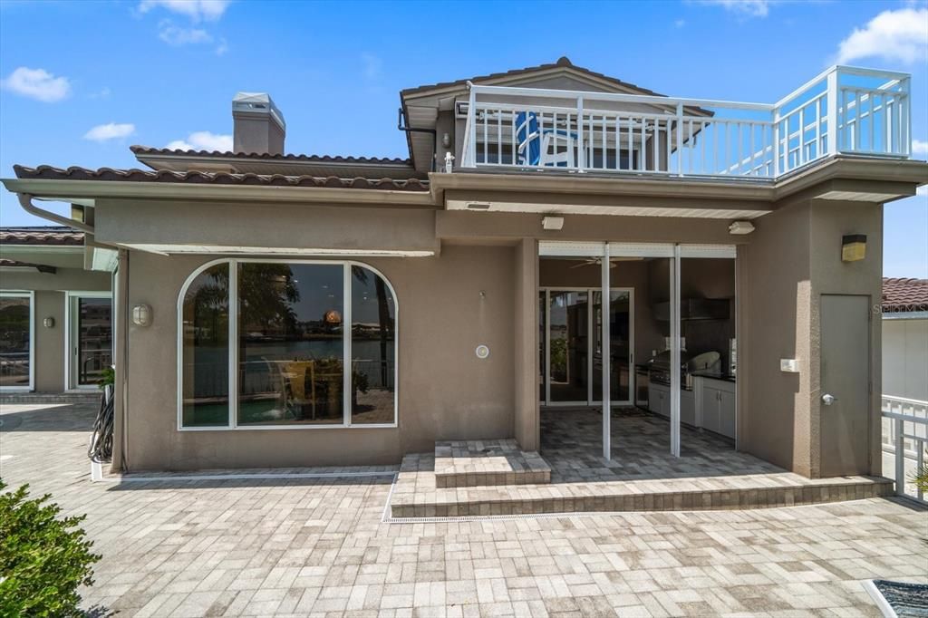 Recently Sold: $2,800,000 (3 beds, 3 baths, 3406 Square Feet)