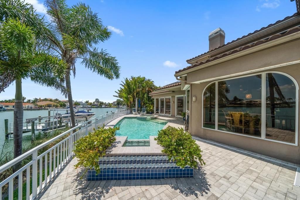 Active With Contract: $2,800,000 (3 beds, 3 baths, 3406 Square Feet)