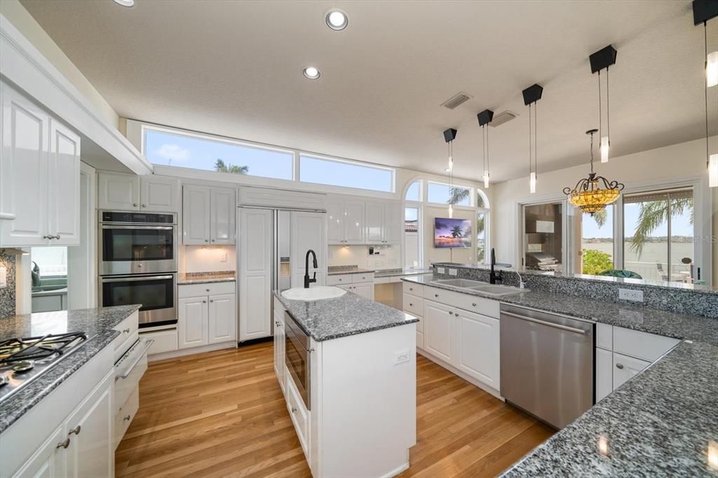 Active With Contract: $2,800,000 (3 beds, 3 baths, 3406 Square Feet)