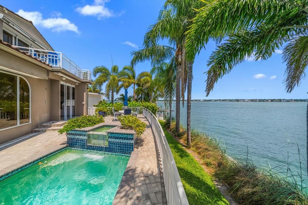 Recently Sold: $2,800,000 (3 beds, 3 baths, 3406 Square Feet)