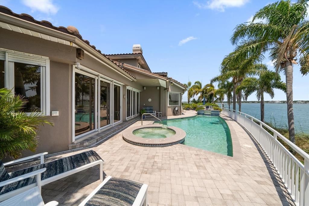 Recently Sold: $2,800,000 (3 beds, 3 baths, 3406 Square Feet)