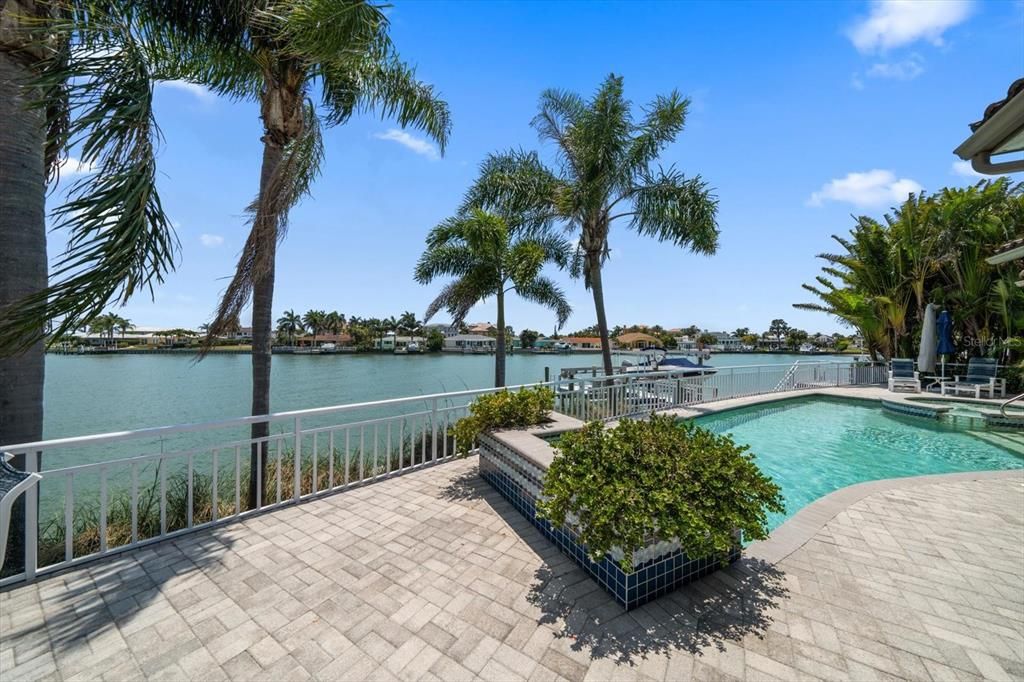 Recently Sold: $2,800,000 (3 beds, 3 baths, 3406 Square Feet)