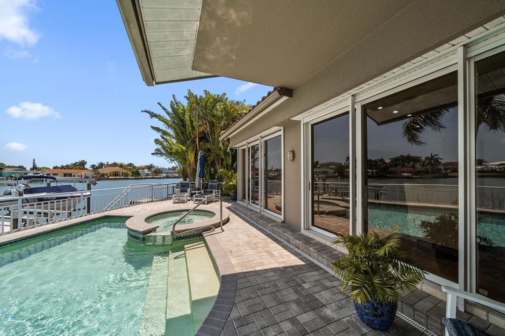 Recently Sold: $2,800,000 (3 beds, 3 baths, 3406 Square Feet)