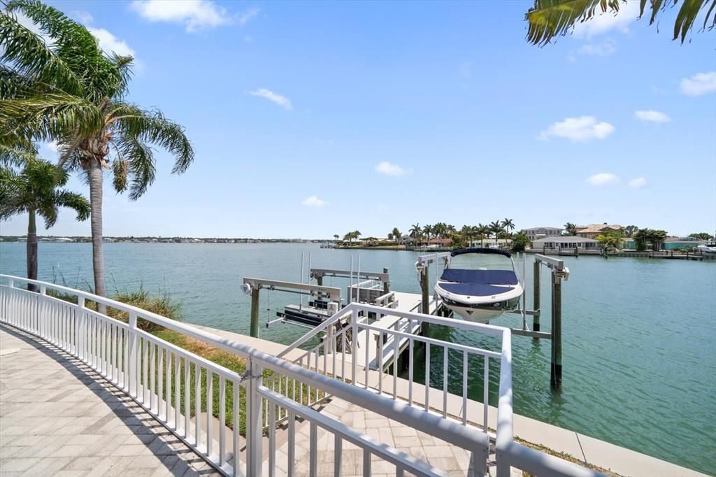 Recently Sold: $2,800,000 (3 beds, 3 baths, 3406 Square Feet)