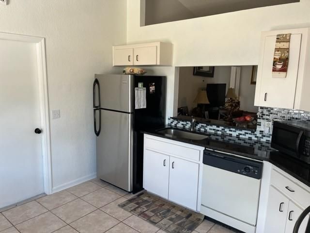 For Sale: $299,990 (3 beds, 2 baths, 1264 Square Feet)