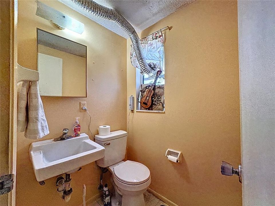 待售: $395,000 (4 贝兹, 0 浴室, 1566 平方英尺)
