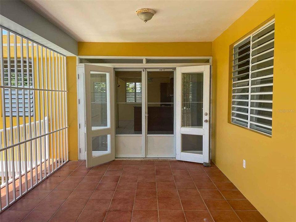 Upstairs Floor Deck and Entrance