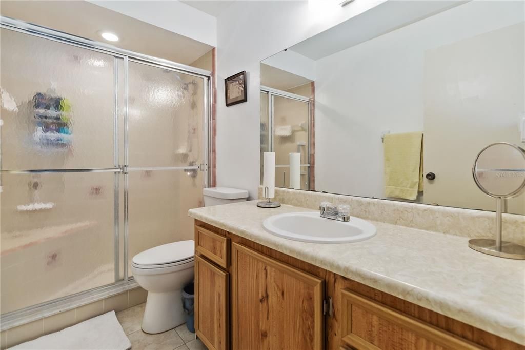 待售: $322,000 (2 贝兹, 2 浴室, 1230 平方英尺)
