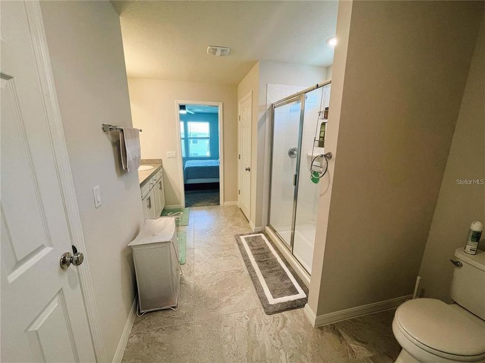 For Rent: $2,595 (3 beds, 2 baths, 2421 Square Feet)