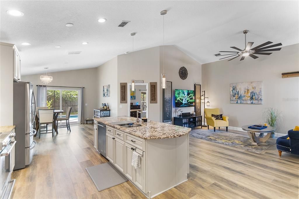 Recently Sold: $500,000 (3 beds, 2 baths, 1551 Square Feet)