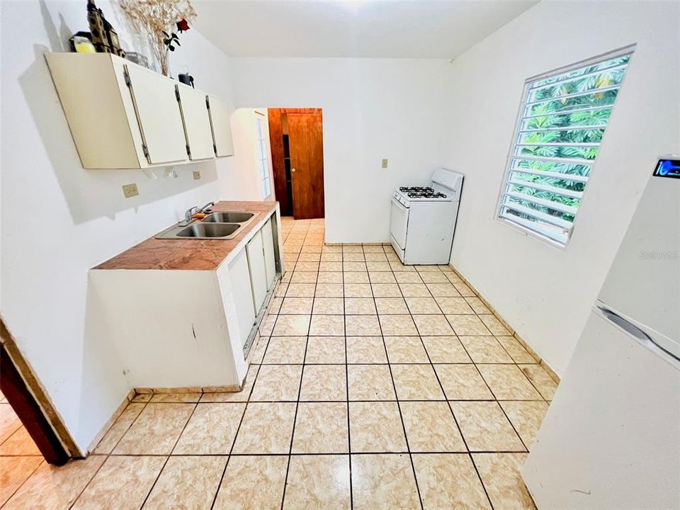 For Sale: $125,000 (0 beds, 0 baths, 1330 Square Feet)