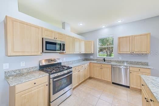 For Sale: $444,500 (4 beds, 2 baths, 1939 Square Feet)