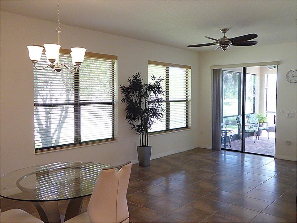 For Sale: $274,900 (2 beds, 2 baths, 1353 Square Feet)