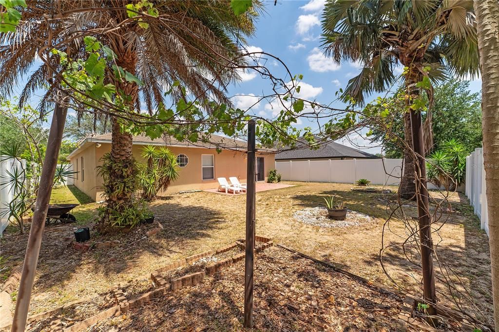 For Sale: $320,000 (4 beds, 2 baths, 1874 Square Feet)