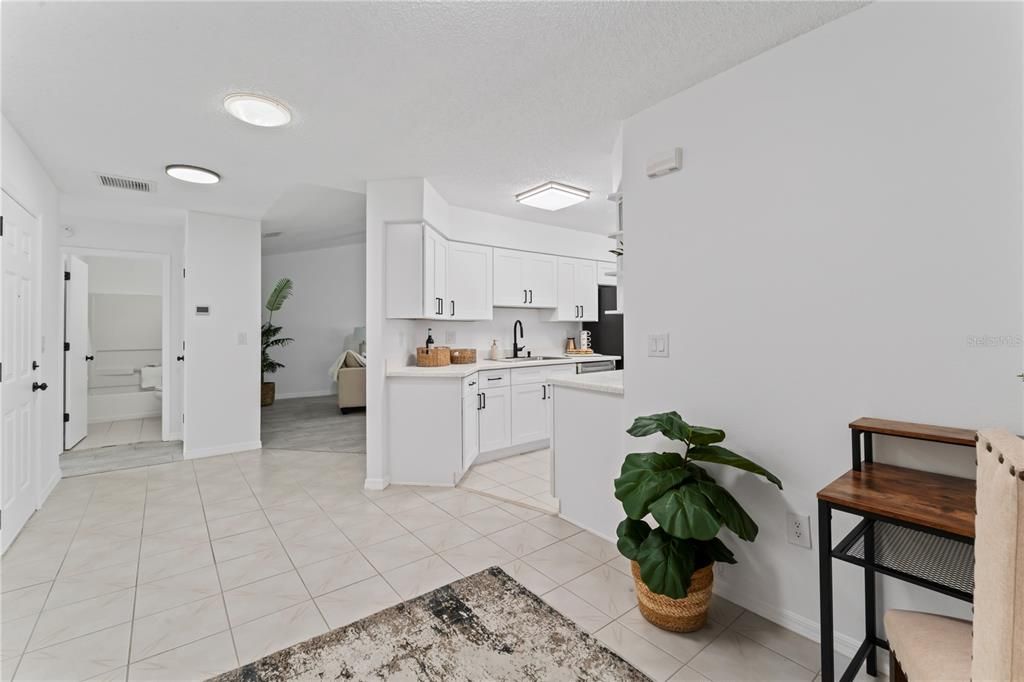 For Sale: $309,000 (2 beds, 2 baths, 1317 Square Feet)