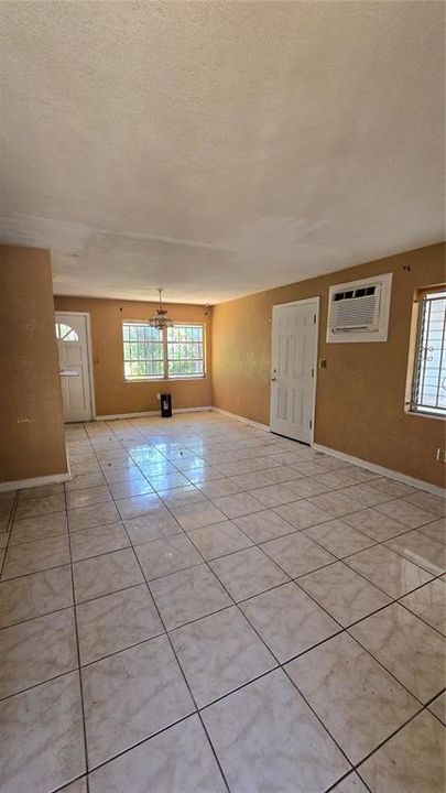 Active With Contract: $140,000 (3 beds, 1 baths, 1025 Square Feet)