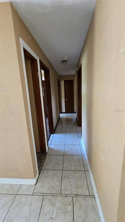 Activo con contrato: $140,000 (3 camas, 1 baños, 1025 Pies cuadrados)