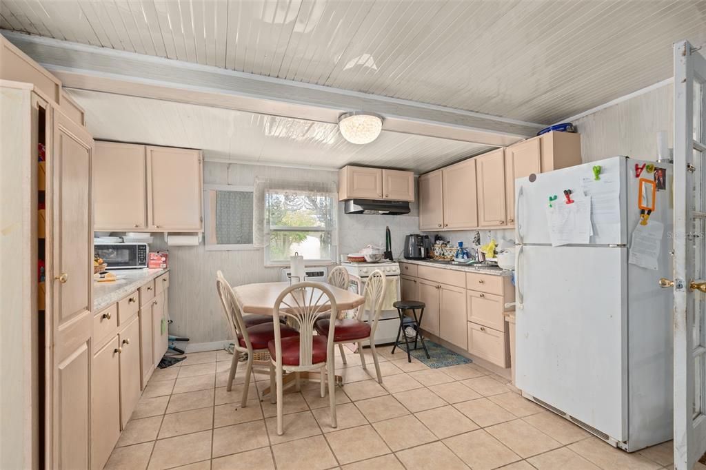 For Sale: $410,000 (4 beds, 2 baths, 1816 Square Feet)