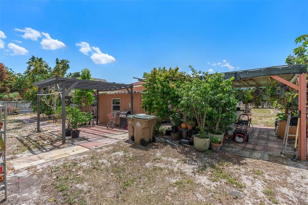 For Sale: $410,000 (4 beds, 2 baths, 1816 Square Feet)
