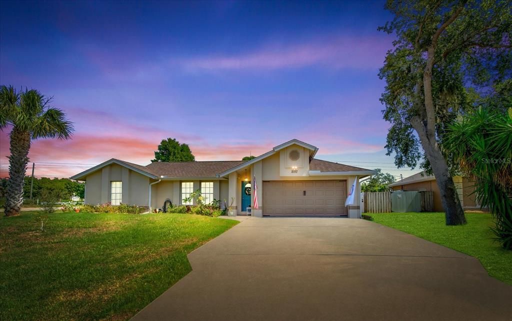 Active With Contract: $345,000 (3 beds, 2 baths, 1590 Square Feet)