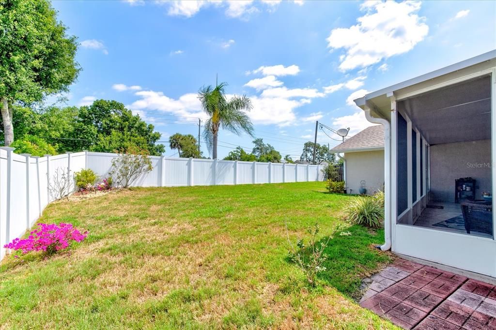 Active With Contract: $345,000 (3 beds, 2 baths, 1590 Square Feet)