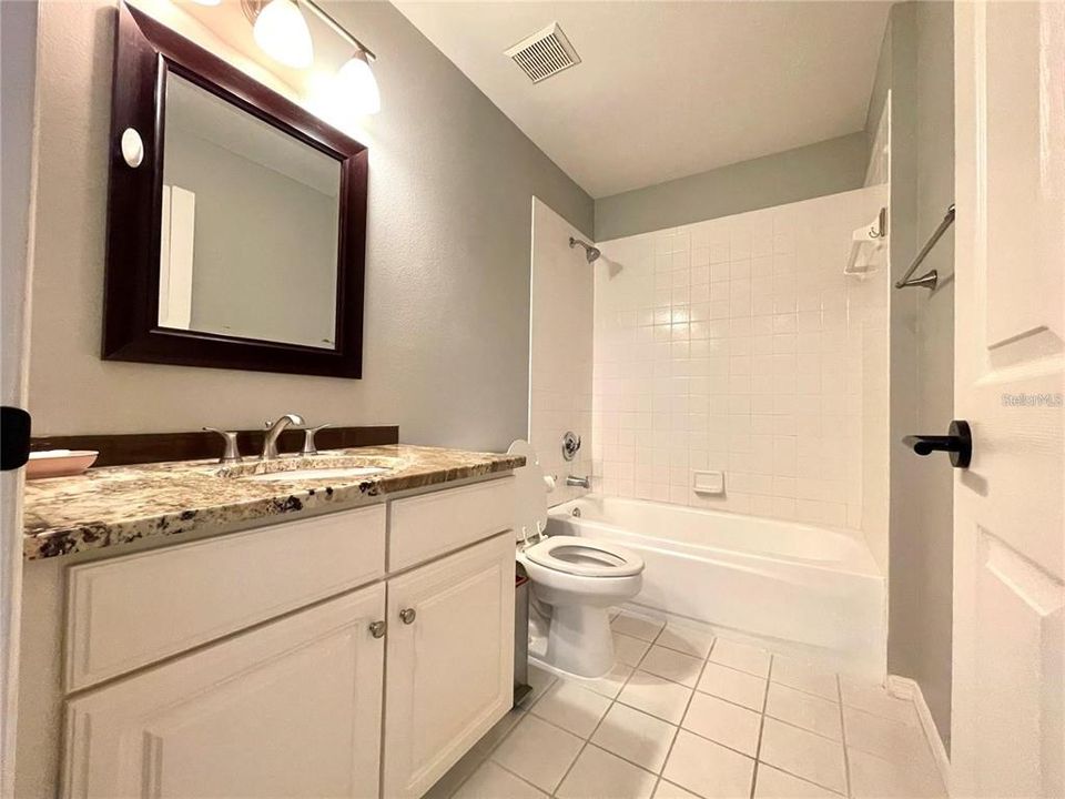 Недавно арендовано: $3,200 (4 спален, 2 ванн, 2335 Квадратных фут)