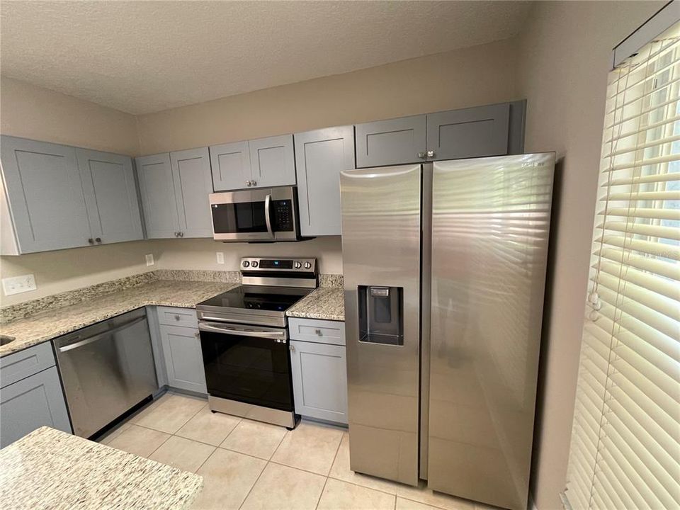 Active With Contract: $2,950 (4 beds, 2 baths, 1984 Square Feet)