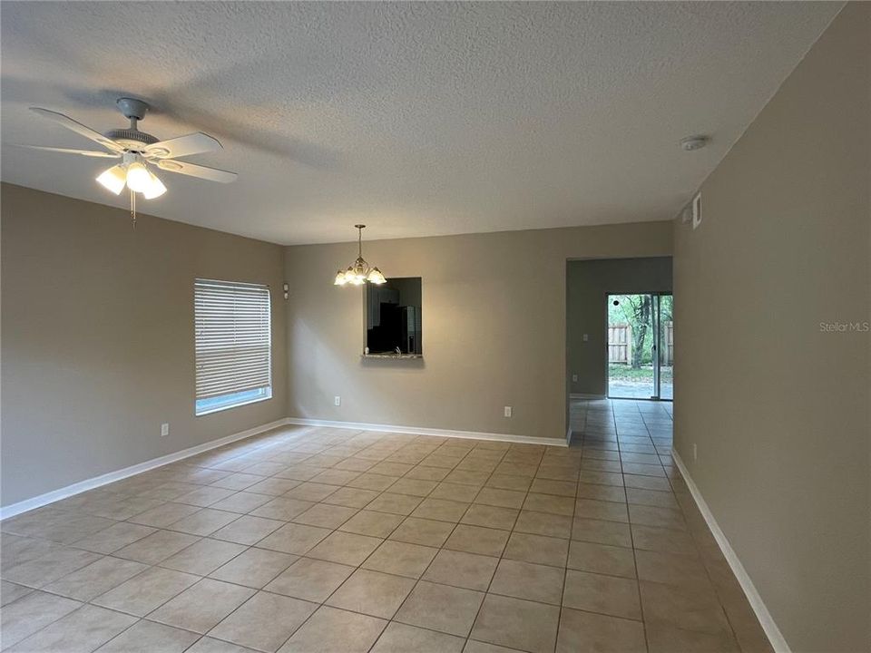Active With Contract: $2,950 (4 beds, 2 baths, 1984 Square Feet)