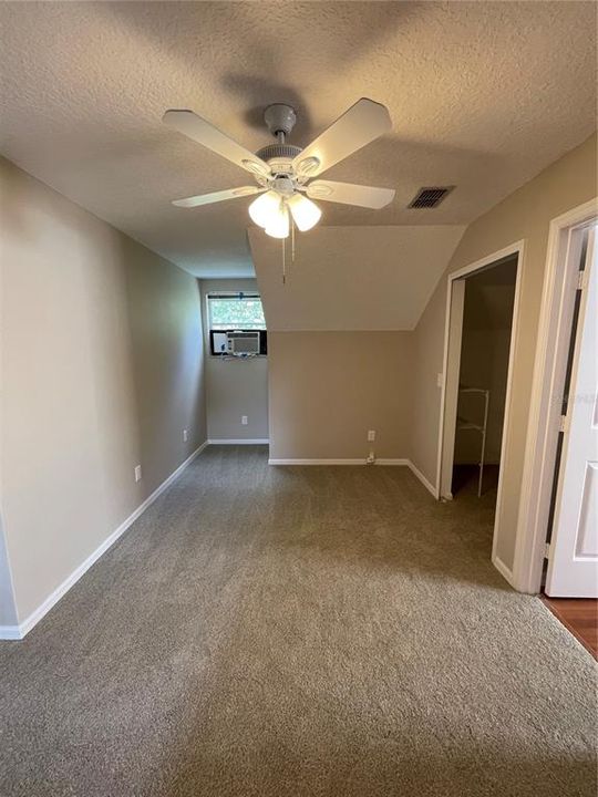Active With Contract: $2,950 (4 beds, 2 baths, 1984 Square Feet)
