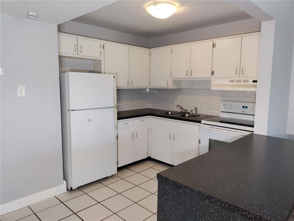 For Sale: $129,900 (1 beds, 1 baths, 500 Square Feet)