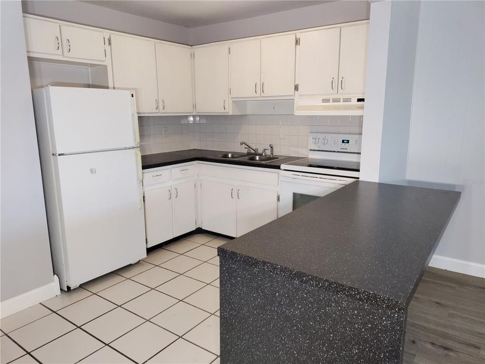 For Sale: $129,900 (1 beds, 1 baths, 500 Square Feet)