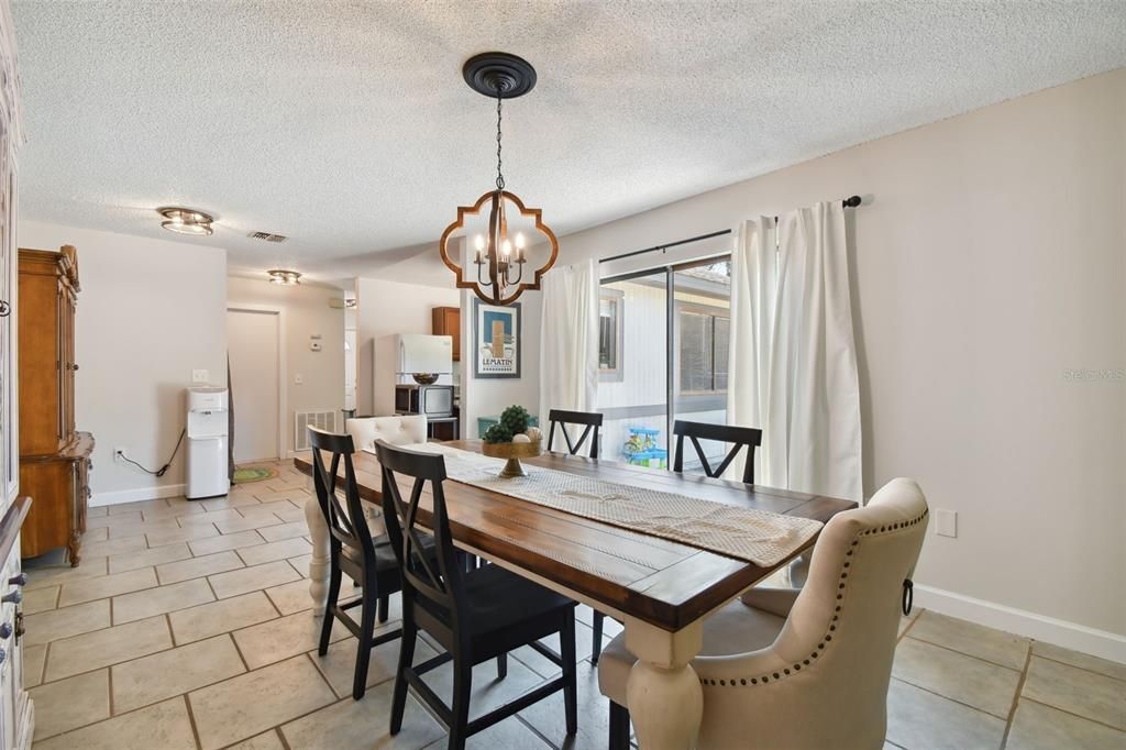 For Sale: $289,900 (3 beds, 2 baths, 1388 Square Feet)