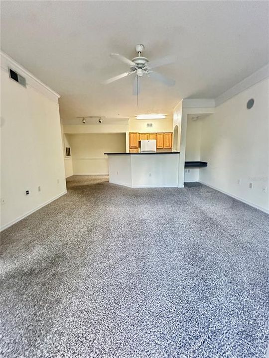 For Rent: $1,400 (1 beds, 1 baths, 816 Square Feet)