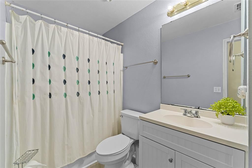 最近售出: $379,900 (4 贝兹, 2 浴室, 1821 平方英尺)