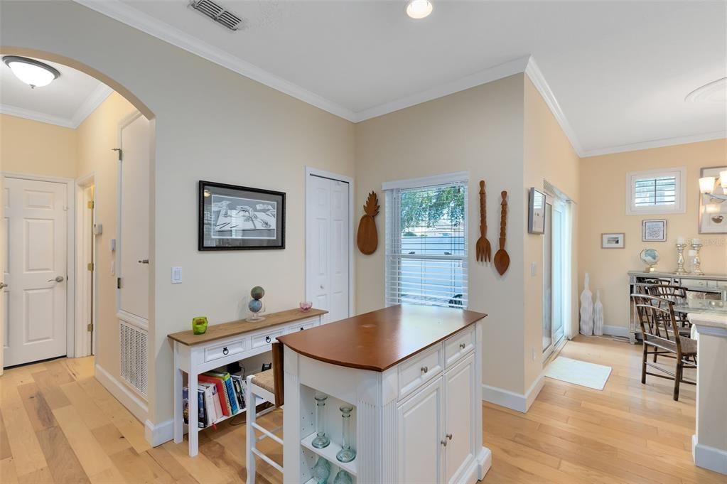 Active With Contract: $389,000 (3 beds, 2 baths, 1556 Square Feet)
