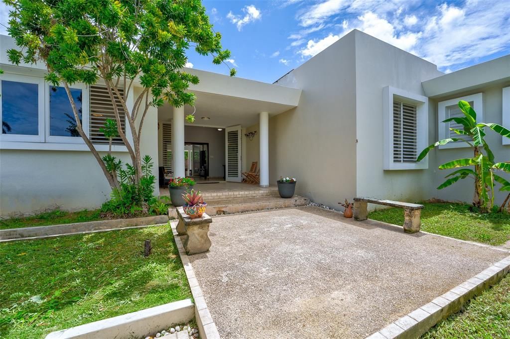 Vendido Recientemente: $725,000 (5 camas, 4 baños, 0 Pies cuadrados)