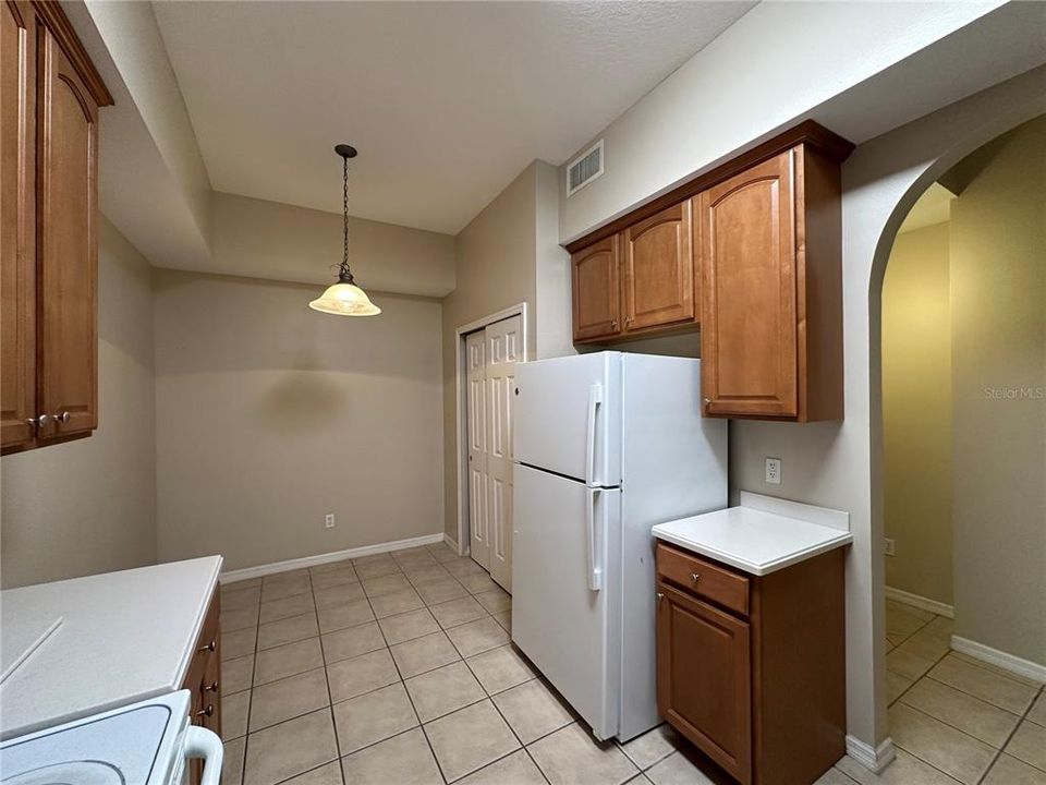 Active With Contract: $1,975 (2 beds, 2 baths, 1330 Square Feet)