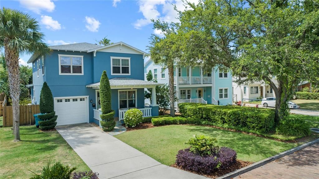 Active With Contract: $949,000 (4 beds, 2 baths, 2340 Square Feet)
