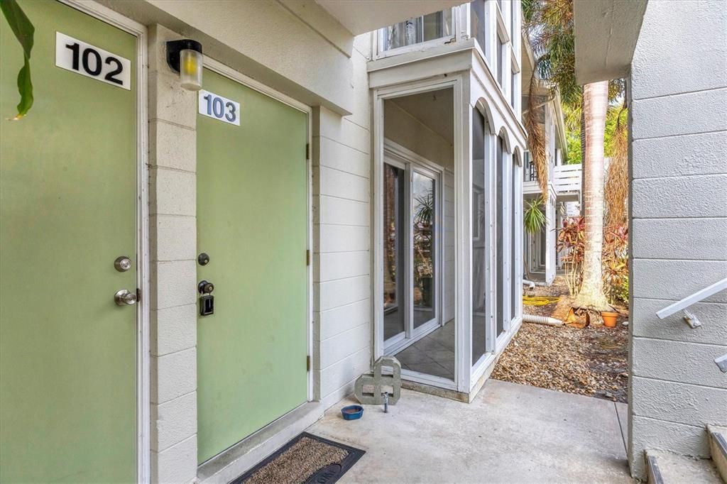 Active With Contract: $175,000 (1 beds, 1 baths, 552 Square Feet)