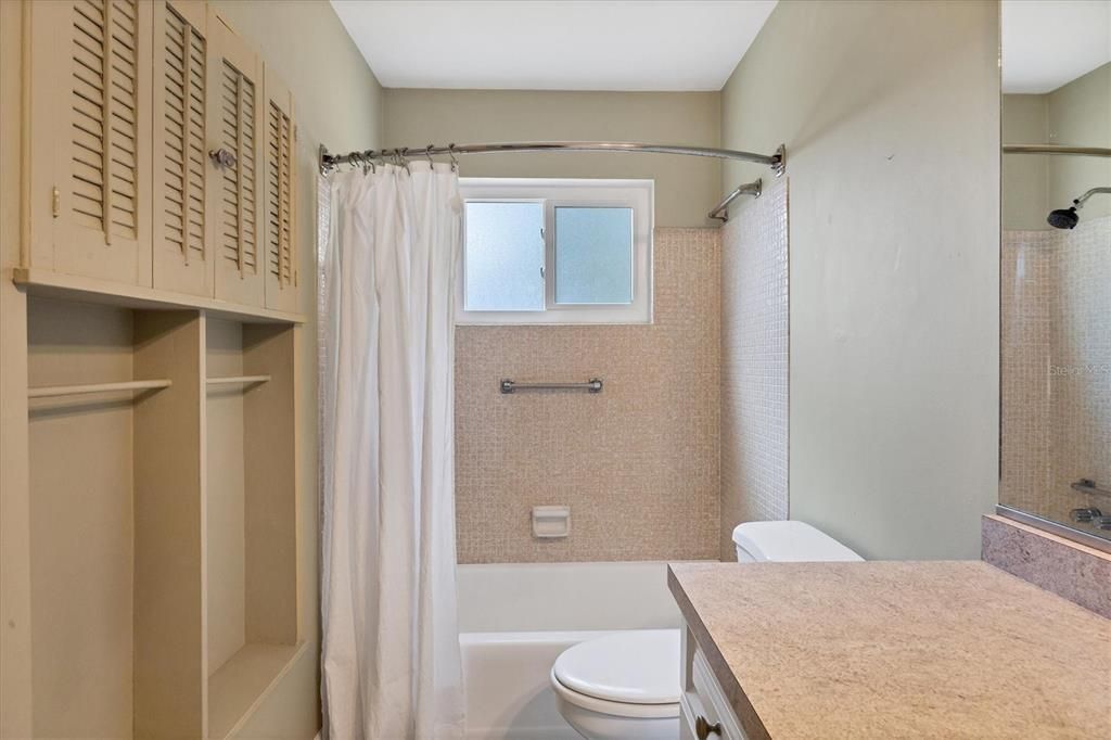 Active With Contract: $175,000 (1 beds, 1 baths, 552 Square Feet)