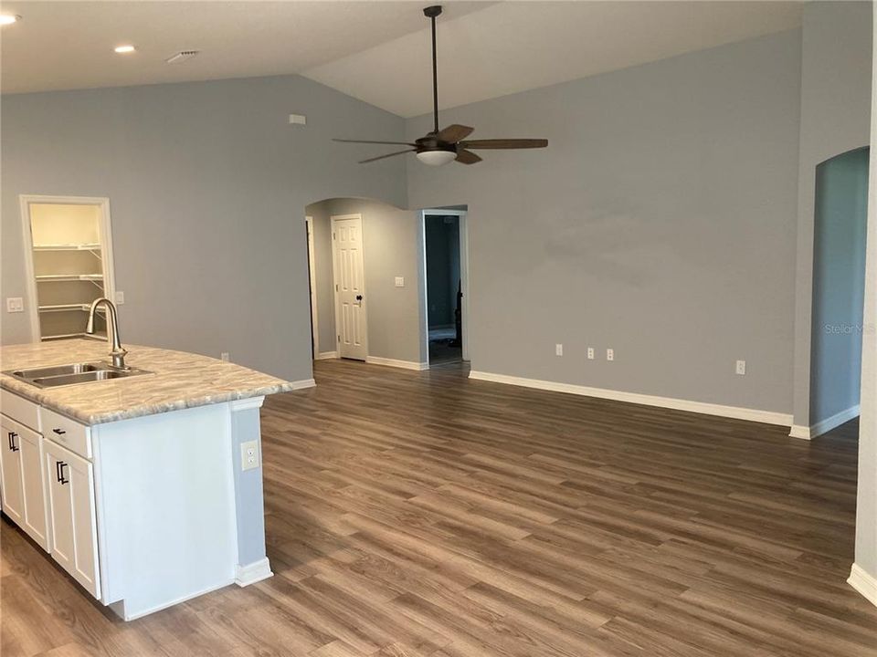 For Sale: $363,900 (3 beds, 2 baths, 1546 Square Feet)