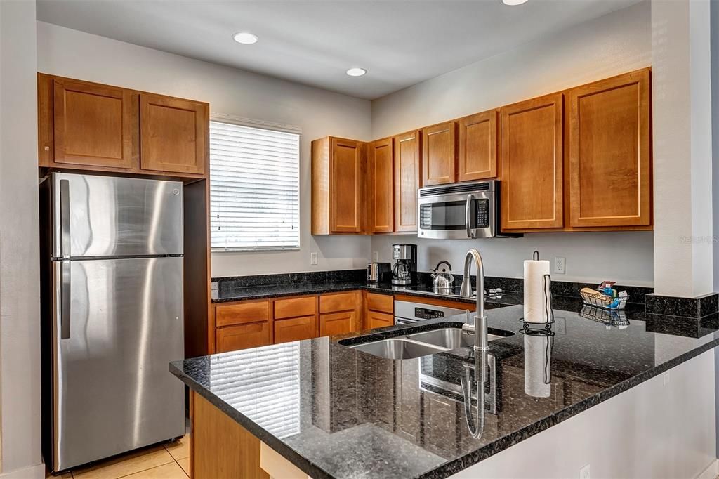 For Sale: $332,500 (2 beds, 2 baths, 1350 Square Feet)